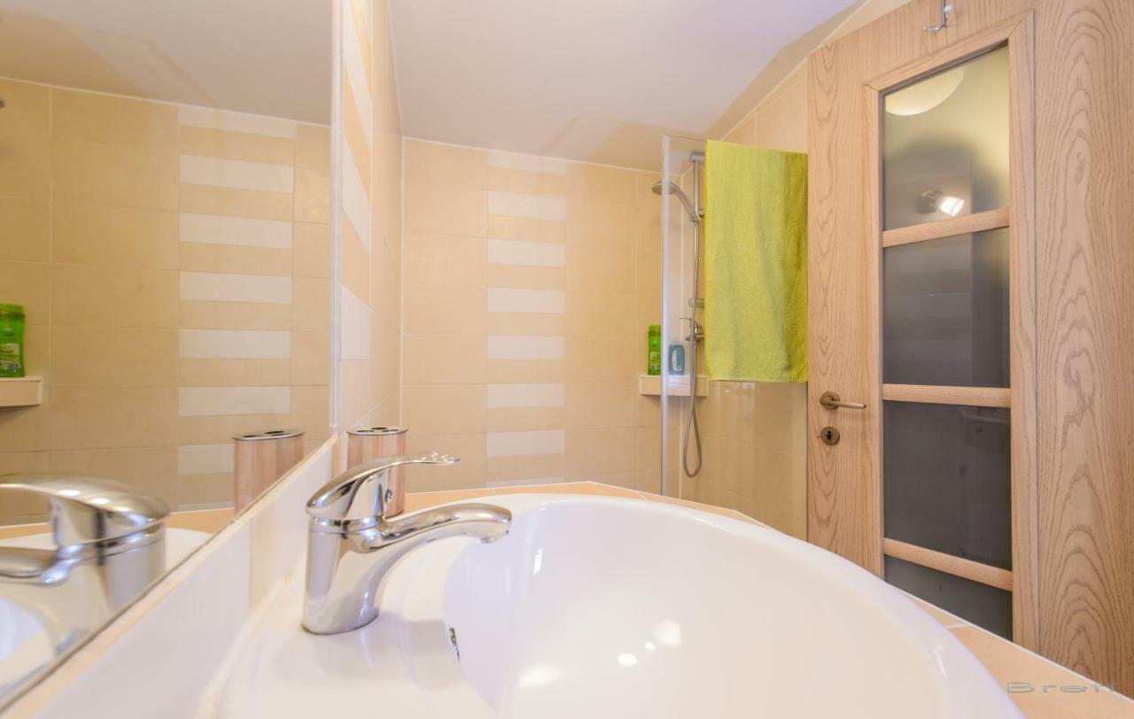 Mango Rooms Brasov Exterior photo